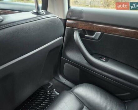 Серый Ауди А4, объемом двигателя 2 л и пробегом 200 тыс. км за 6100 $, фото 1 на Automoto.ua