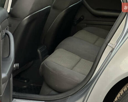 Сірий Ауді А4, об'ємом двигуна 1.8 л та пробігом 257 тис. км за 6799 $, фото 70 на Automoto.ua