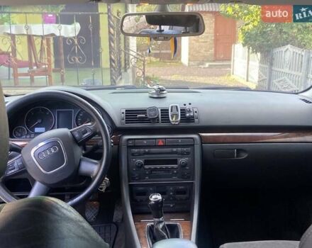 Ауді А4 2005 у Малине на Automoto.ua Сірий Ауді А4, об'ємом двигуна 2 л та пробігом 260 тис. км за 6900 $, фото 4 на Automoto.ua