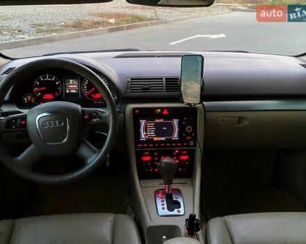 Ауди А4 2005 в Калуше на Automoto.ua Серый Ауди А4, объемом двигателя 1.98 л и пробегом 237 тыс. км за 5600 $, фото 2 на Automoto.ua