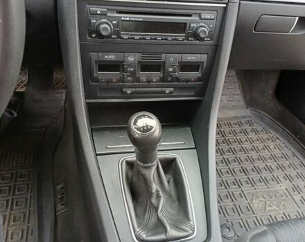 Сірий Ауді А4, об'ємом двигуна 1.6 л та пробігом 181 тис. км за 6400 $, фото 11 на Automoto.ua