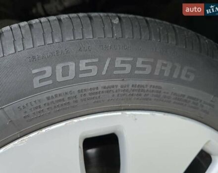 Сірий Ауді А4, об'ємом двигуна 1.6 л та пробігом 207 тис. км за 6500 $, фото 33 на Automoto.ua