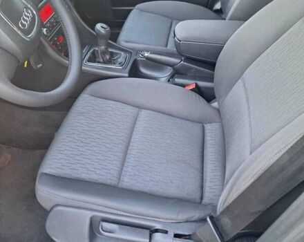 Серый Ауди А4, объемом двигателя 1.6 л и пробегом 184 тыс. км за 7500 $, фото 4 на Automoto.ua