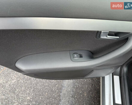 Сірий Ауді А4, об'ємом двигуна 1.6 л та пробігом 176 тис. км за 7999 $, фото 55 на Automoto.ua