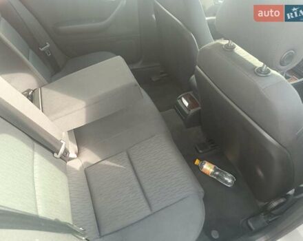 Сірий Ауді А4, об'ємом двигуна 1.8 л та пробігом 160 тис. км за 6500 $, фото 9 на Automoto.ua