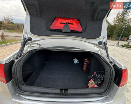 Серый Ауди А4, объемом двигателя 1.97 л и пробегом 242 тыс. км за 4900 $, фото 4 на Automoto.ua