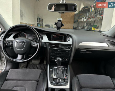 Сірий Ауді А4, об'ємом двигуна 2.7 л та пробігом 265 тис. км за 9249 $, фото 12 на Automoto.ua