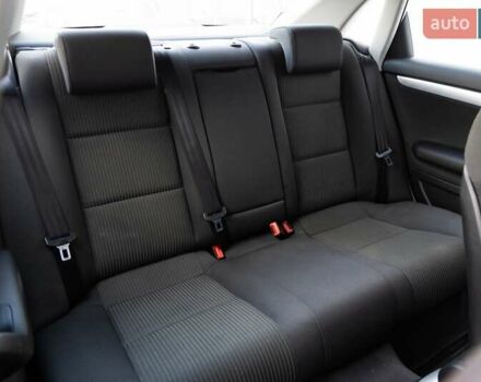 Сірий Ауді А4, об'ємом двигуна 2 л та пробігом 248 тис. км за 7300 $, фото 23 на Automoto.ua