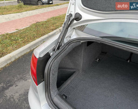 Сірий Ауді А4, об'ємом двигуна 1.6 л та пробігом 176 тис. км за 7999 $, фото 31 на Automoto.ua