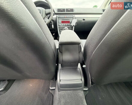 Сірий Ауді А4, об'ємом двигуна 1.6 л та пробігом 176 тис. км за 7999 $, фото 59 на Automoto.ua