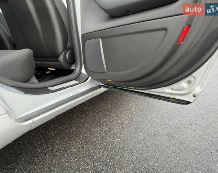 Сірий Ауді А4, об'ємом двигуна 1.6 л та пробігом 176 тис. км за 7999 $, фото 63 на Automoto.ua