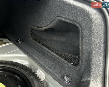 Сірий Ауді А4, об'ємом двигуна 2.7 л та пробігом 265 тис. км за 9249 $, фото 19 на Automoto.ua