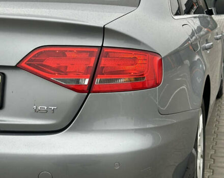 Сірий Ауді А4, об'ємом двигуна 1.8 л та пробігом 193 тис. км за 10000 $, фото 13 на Automoto.ua