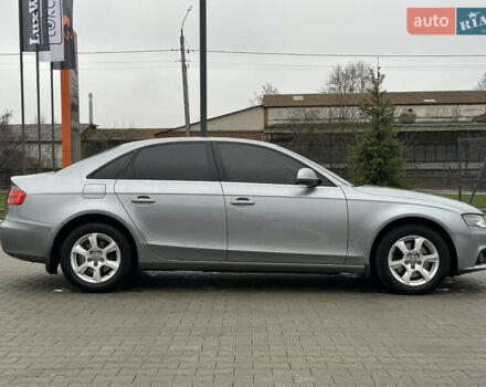 Сірий Ауді А4, об'ємом двигуна 1.8 л та пробігом 193 тис. км за 10000 $, фото 7 на Automoto.ua