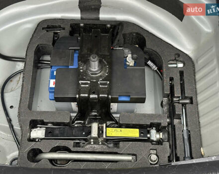 Сірий Ауді А4, об'ємом двигуна 1.8 л та пробігом 193 тис. км за 10000 $, фото 38 на Automoto.ua