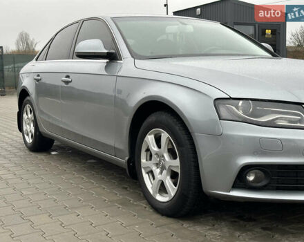 Сірий Ауді А4, об'ємом двигуна 1.8 л та пробігом 193 тис. км за 10000 $, фото 6 на Automoto.ua