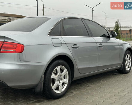 Сірий Ауді А4, об'ємом двигуна 1.8 л та пробігом 193 тис. км за 10000 $, фото 12 на Automoto.ua