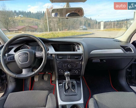 Сірий Ауді А4, об'ємом двигуна 1.8 л та пробігом 190 тис. км за 10499 $, фото 24 на Automoto.ua