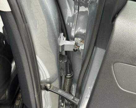 Сірий Ауді А4, об'ємом двигуна 1.8 л та пробігом 193 тис. км за 10000 $, фото 48 на Automoto.ua