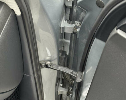 Сірий Ауді А4, об'ємом двигуна 1.8 л та пробігом 193 тис. км за 10000 $, фото 50 на Automoto.ua