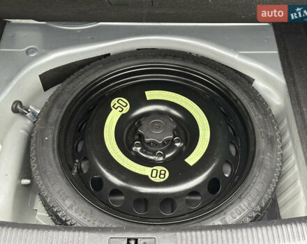 Сірий Ауді А4, об'ємом двигуна 1.8 л та пробігом 193 тис. км за 10000 $, фото 37 на Automoto.ua