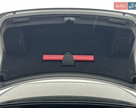 Сірий Ауді А4, об'ємом двигуна 1.8 л та пробігом 193 тис. км за 10000 $, фото 36 на Automoto.ua