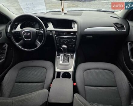 Сірий Ауді А4, об'ємом двигуна 1.8 л та пробігом 188 тис. км за 8499 $, фото 24 на Automoto.ua