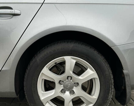 Сірий Ауді А4, об'ємом двигуна 1.8 л та пробігом 193 тис. км за 10000 $, фото 42 на Automoto.ua