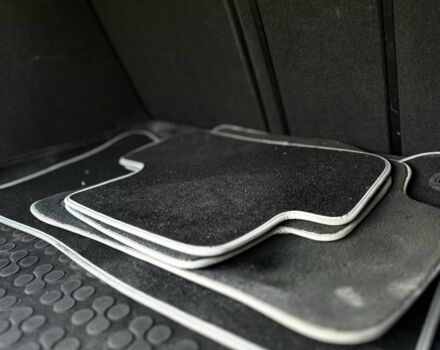 Серый Ауди А4, объемом двигателя 2 л и пробегом 290 тыс. км за 8999 $, фото 13 на Automoto.ua