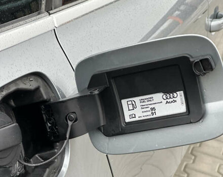 Сірий Ауді А4, об'ємом двигуна 1.8 л та пробігом 193 тис. км за 10000 $, фото 39 на Automoto.ua