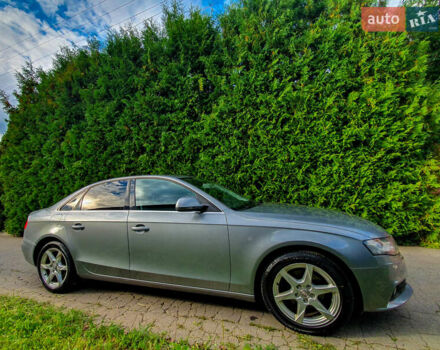 Серый Ауди А4, объемом двигателя 2 л и пробегом 320 тыс. км за 11808 $, фото 3 на Automoto.ua