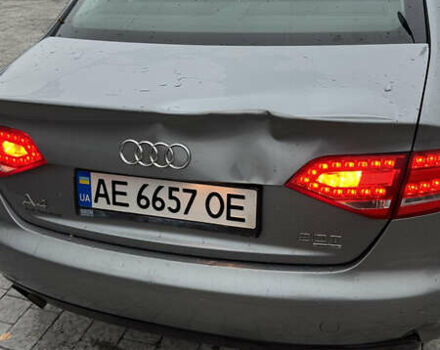 Серый Ауди А4, объемом двигателя 2 л и пробегом 200 тыс. км за 7500 $, фото 1 на Automoto.ua