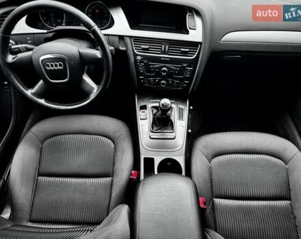 Сірий Ауді А4, об'ємом двигуна 1.8 л та пробігом 1 тис. км за 9999 $, фото 38 на Automoto.ua