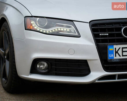 Сірий Ауді А4, об'ємом двигуна 2 л та пробігом 217 тис. км за 11999 $, фото 9 на Automoto.ua