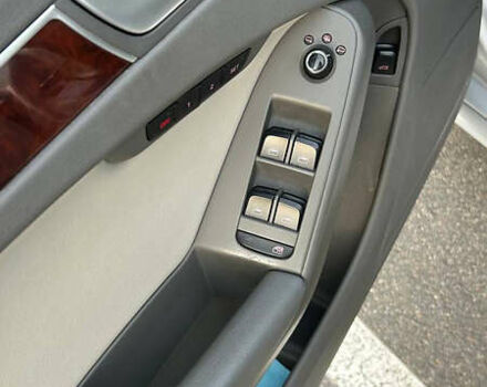 Сірий Ауді А4, об'ємом двигуна 1.98 л та пробігом 210 тис. км за 12500 $, фото 11 на Automoto.ua