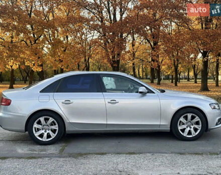 Сірий Ауді А4, об'ємом двигуна 1.98 л та пробігом 214 тис. км за 7500 $, фото 4 на Automoto.ua