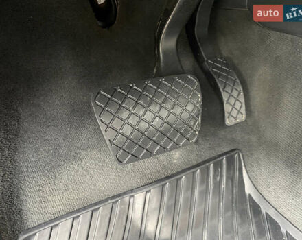 Сірий Ауді А4, об'ємом двигуна 1.98 л та пробігом 275 тис. км за 11000 $, фото 32 на Automoto.ua