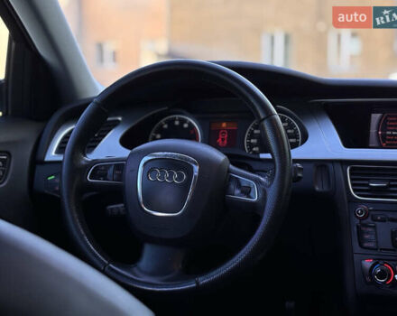Сірий Ауді А4, об'ємом двигуна 2 л та пробігом 170 тис. км за 9900 $, фото 31 на Automoto.ua