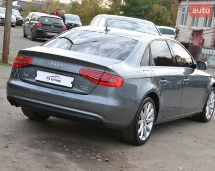 Ауді А4 2013 у Луцьку на Automoto.ua Сірий Ауді А4, об'ємом двигуна 1.98 л та пробігом 156 тис. км за 9999 $, фото 6 на Automoto.ua