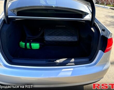 Серый Ауди А4, объемом двигателя 2 л и пробегом 170 тыс. км за 13600 $, фото 4 на Automoto.ua