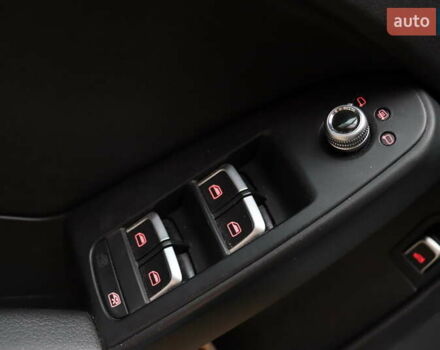 Сірий Ауді А4, об'ємом двигуна 2 л та пробігом 140 тис. км за 14900 $, фото 9 на Automoto.ua