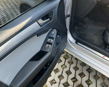 Сірий Ауді А4, об'ємом двигуна 2 л та пробігом 120 тис. км за 13300 $, фото 40 на Automoto.ua