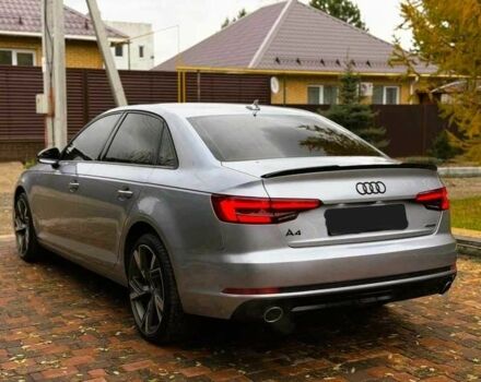 Сірий Ауді А4, об'ємом двигуна 2 л та пробігом 137 тис. км за 15700 $, фото 5 на Automoto.ua