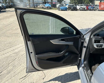 Серый Ауди А4, объемом двигателя 2 л и пробегом 240 тыс. км за 12100 $, фото 10 на Automoto.ua