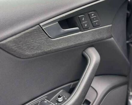 Серый Ауди А4, объемом двигателя 2 л и пробегом 130 тыс. км за 14200 $, фото 2 на Automoto.ua