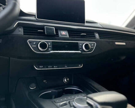 Сірий Ауді А4, об'ємом двигуна 1.98 л та пробігом 180 тис. км за 21000 $, фото 23 на Automoto.ua