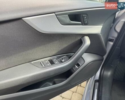 Ауді А4 2018 у Львові на Automoto.ua Сірий Ауді А4, об'ємом двигуна 1.97 л та пробігом 160 тис. км за 22700 $, фото 10 на Automoto.ua