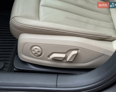 Ауді А4 2020 у Києві на Automoto.ua Сірий Ауді А4, об'ємом двигуна 1.98 л та пробігом 72 тис. км за 31499 $, фото 12 на Automoto.ua