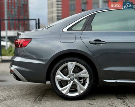 Сірий Ауді А4, об'ємом двигуна 2 л та пробігом 23 тис. км за 35900 $, фото 11 на Automoto.ua