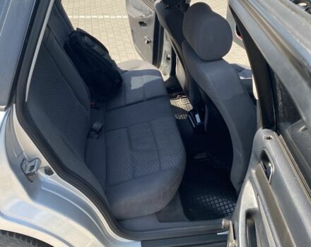 Серый Ауди А4, объемом двигателя 1.6 л и пробегом 280 тыс. км за 2400 $, фото 7 на Automoto.ua